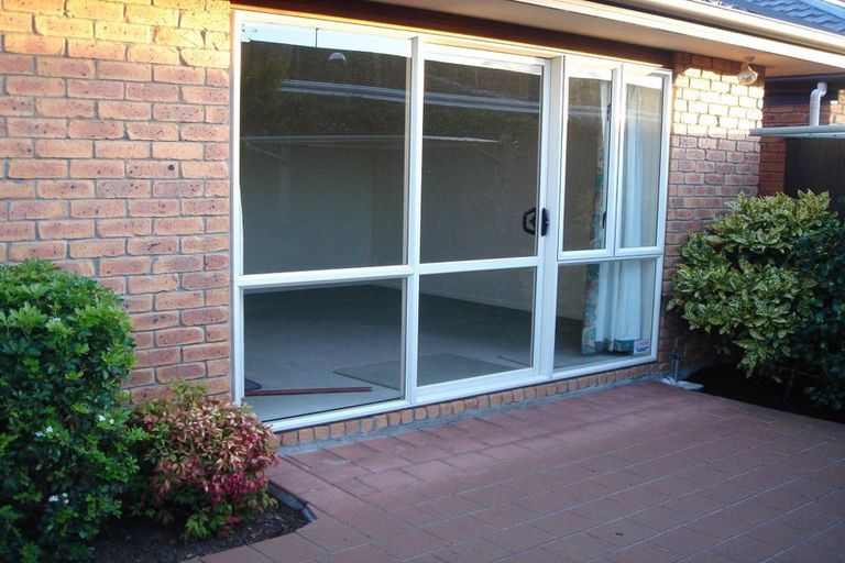 Photo of property in 17a Division Street, Riccarton, Christchurch, 8041