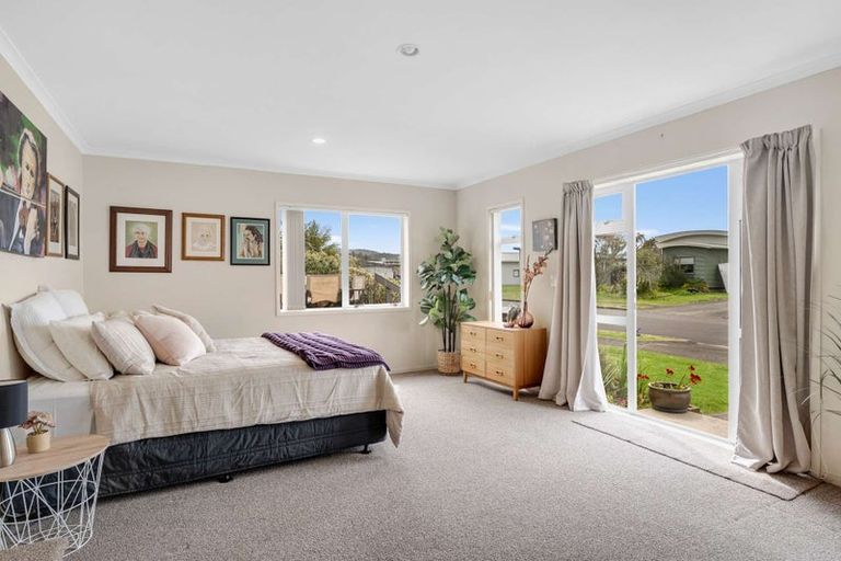 Photo of property in 18 Pacific Place, Whitianga, 3510