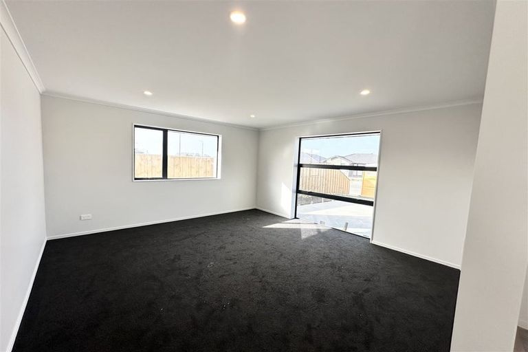 Photo of property in 11 Herridge Street, Woodend, 7691