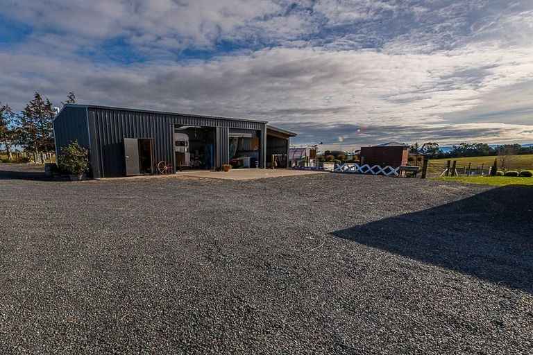 Photo of property in 64 Cameron Road, Hillend, Balclutha, 9272