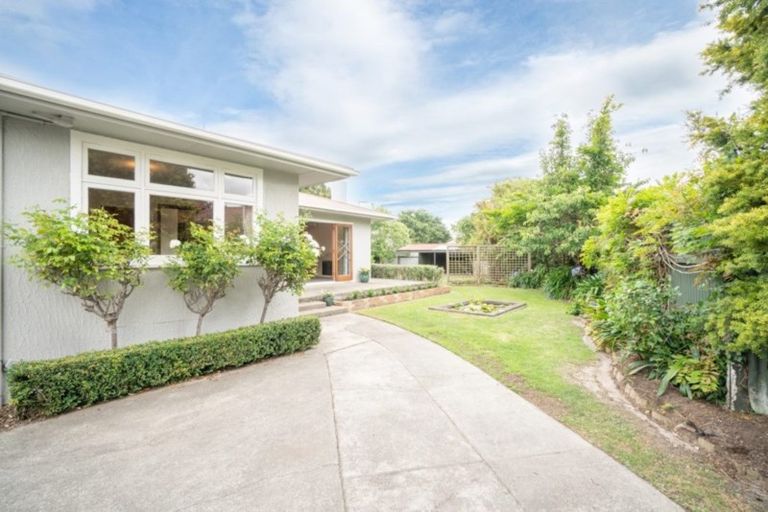 Photo of property in 4 Milson Line, Roslyn, Palmerston North, 4414