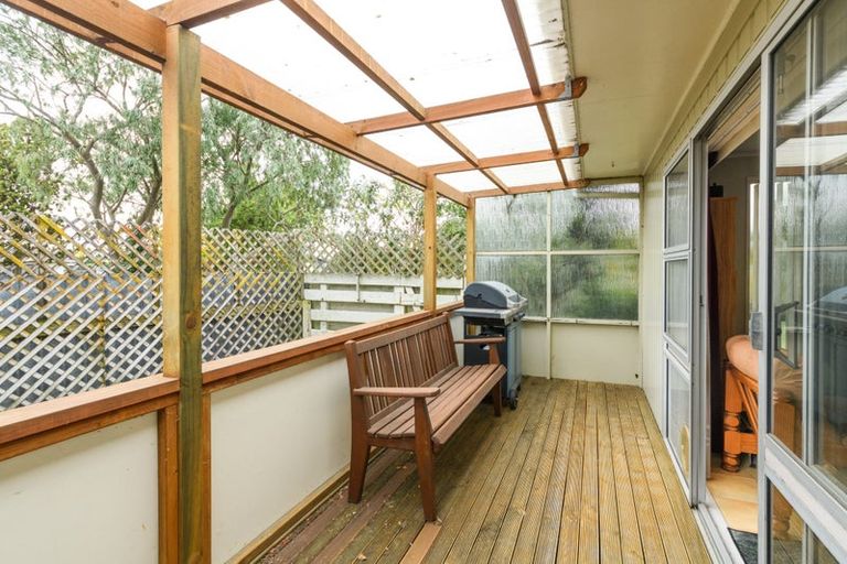 Photo of property in 1 Essex Place, Milson, Palmerston North, 4414