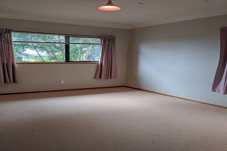 Photo of property in 29 Marina View Drive, West Harbour, Auckland, 0618