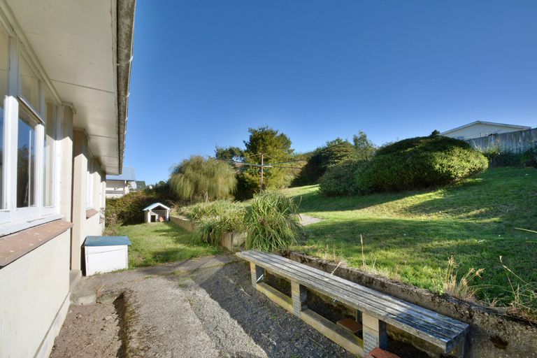 Photo of property in 6 Hanlon Street, Halfway Bush, Dunedin, 9010