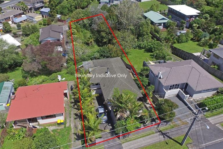 Photo of property in 42 Glengarry Road, Glen Eden, Auckland, 0602
