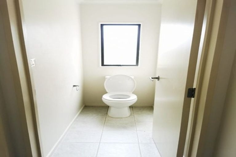 Photo of property in 74 Hetherington Road, Ranui, Auckland, 0612