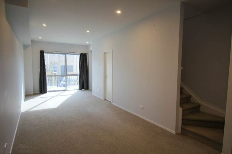 Photo of property in 26/11 Ray Small Drive, Papakura, 2110