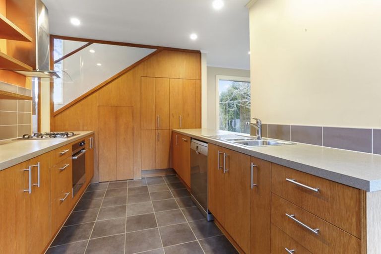 Photo of property in 8 Rimu Road, Oratia, Auckland, 0604