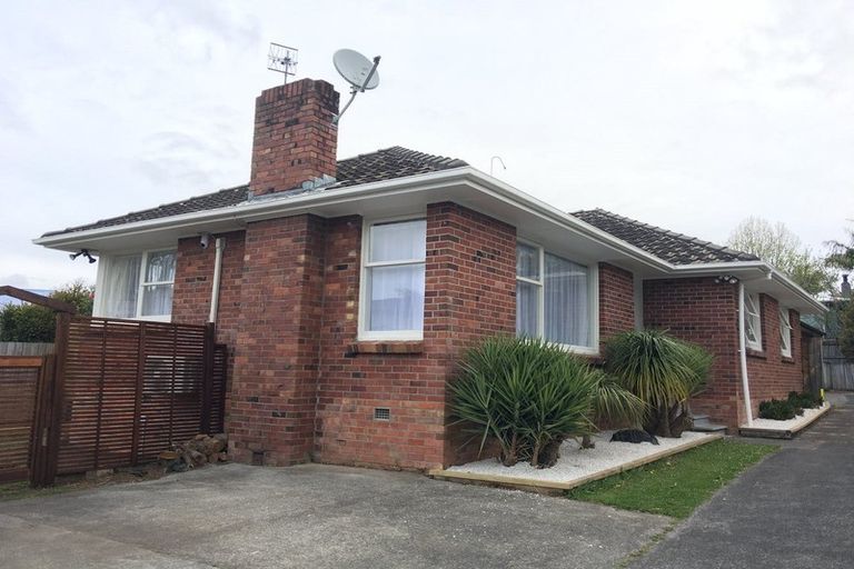 Photo of property in 22 Lynden Avenue, Hillcrest, Auckland, 0627