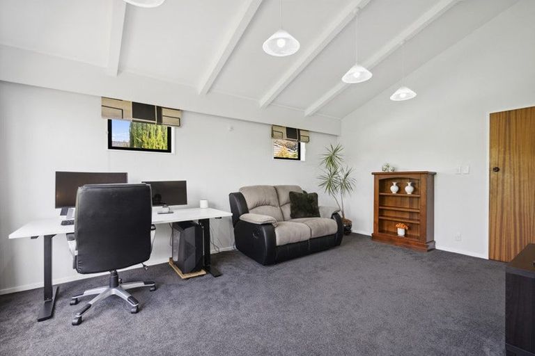 Photo of property in 25 Ngatitoa Street, Tawa, Wellington, 5028