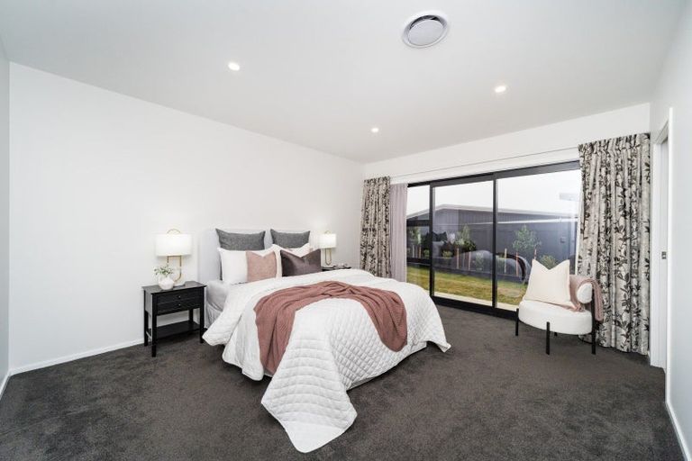 Photo of property in 44 Vaucluse Heights, Fitzherbert, Palmerston North, 4410