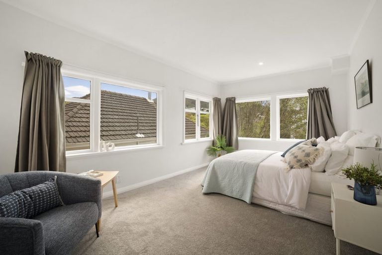 Photo of property in 15 Aplin Terrace, Ngaio, Wellington, 6035