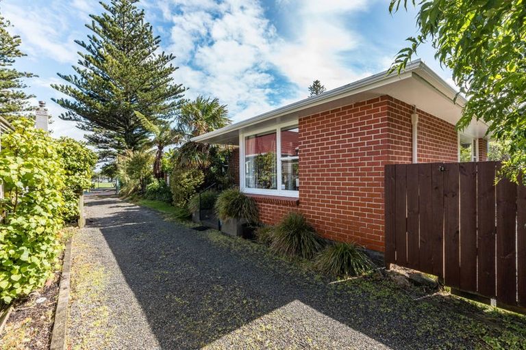 Photo of property in 2/159 Muritai Road, Eastbourne, Lower Hutt, 5013