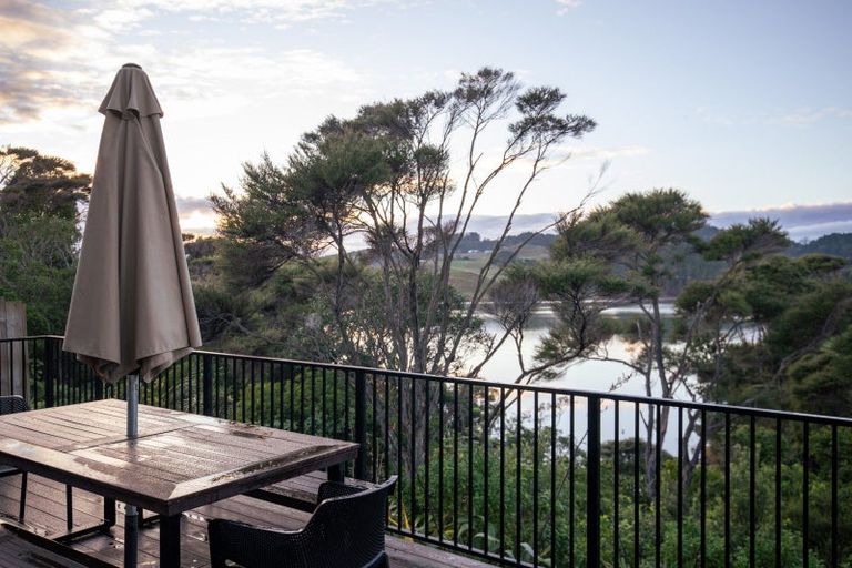 Photo of property in 6 Hapuapua Street, Raglan, 3225