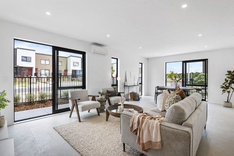 Photo of property in 3 Rautahi Street, Flat Bush, Auckland, 2019