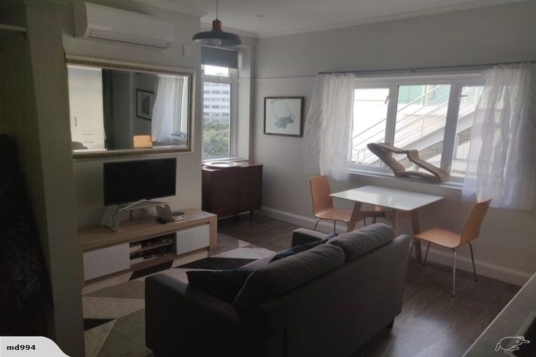 Photo of property in Fountain Court Flats, 48 Oriental Parade, Oriental Bay, Wellington, 6011