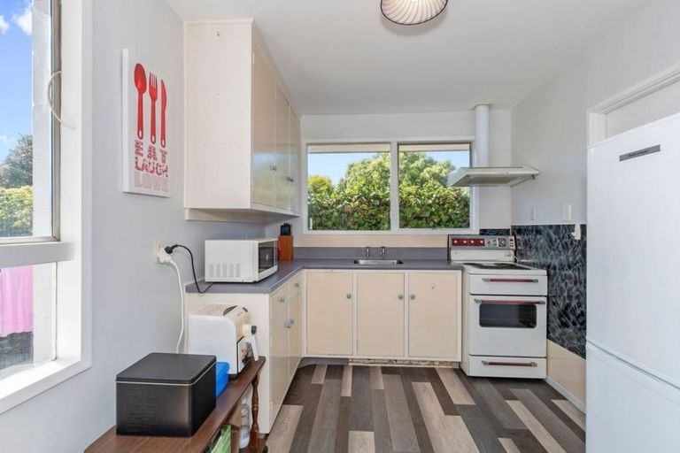 Photo of property in 1/6 Jade Place, Parklands, Christchurch, 8083