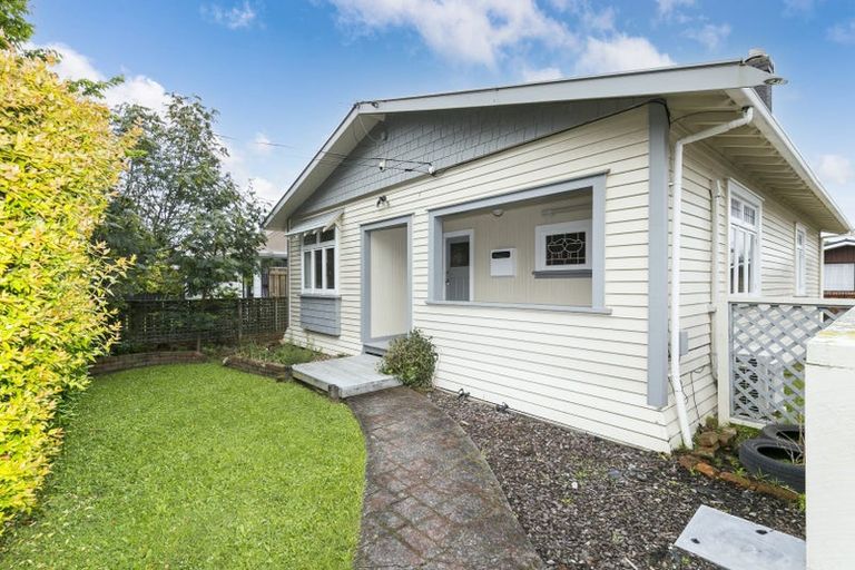 Photo of property in 42 Leighton Avenue, Waiwhetu, Lower Hutt, 5010