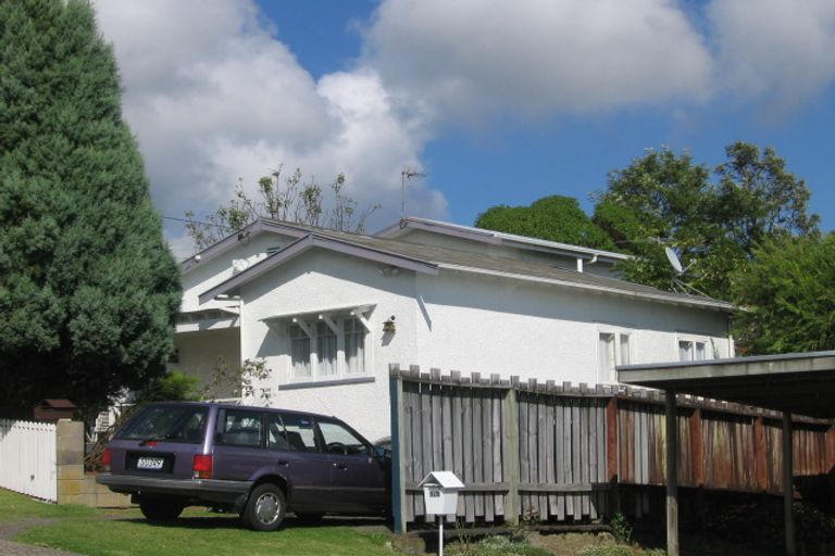 Photo of property in 7 Arahoe Road, New Lynn, Auckland, 0600