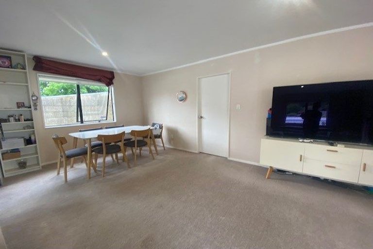 Photo of property in 207a Whites Line East, Waiwhetu, Lower Hutt, 5010
