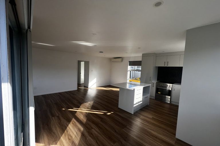 Photo of property in 1/7 Yarra Place, Botany Downs, Auckland, 2010