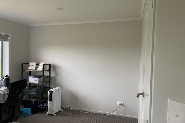 Photo of property in 275 Tararua Road, Levin, 5571