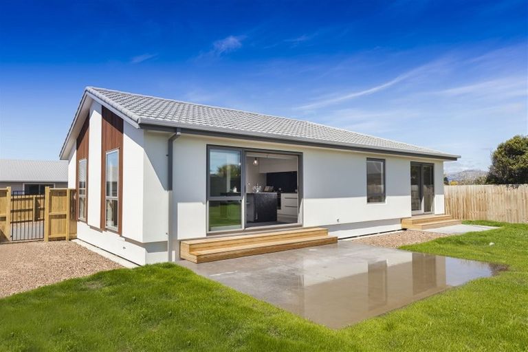 Photo of property in 11 Kingsbridge West, Burwood, Christchurch, 8083