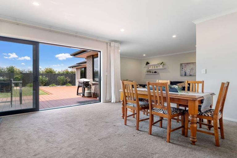 Photo of property in 54 Norfolk Drive, Cambridge, 3434