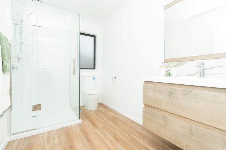 Photo of property in 1/4 Marama Street, Castor Bay, Auckland, 0620