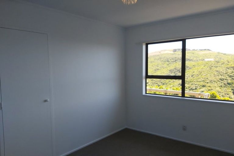 Photo of property in 41a Sunhaven Drive, Newlands, Wellington, 6037
