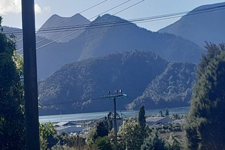 Photo of property in 19 Main Road, Havelock, 7100