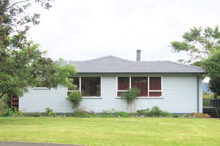 Photo of property in 11 South Pacific Place, Henderson, Auckland, 0612