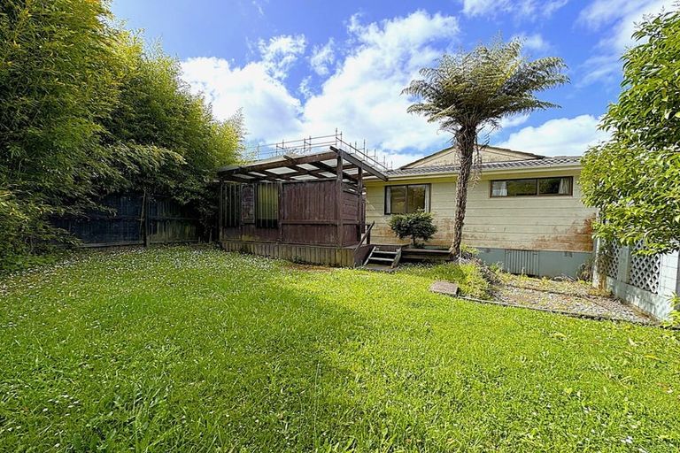 Photo of property in 3 Benita Place, Sunnyvale, Auckland, 0612
