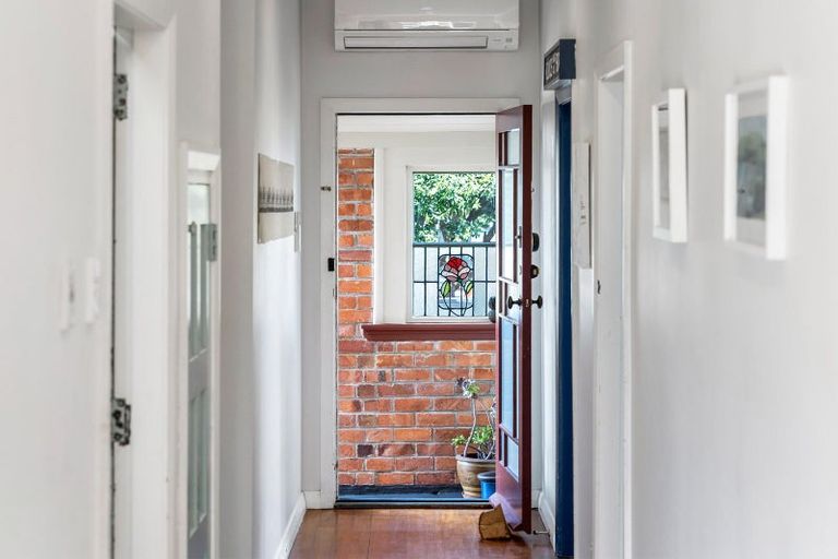Photo of property in 41 Humariri Street, Point Chevalier, Auckland, 1022