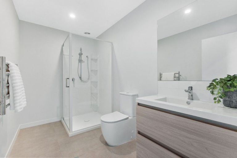 Photo of property in 8 Mcgibbon Lane, Jacks Point, 9371