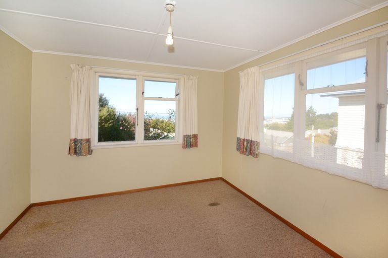 Photo of property in 6 Hanlon Street, Halfway Bush, Dunedin, 9010