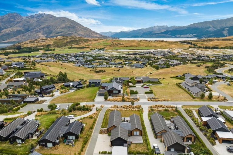 Photo of property in 19 Glenfiddich Road, Jacks Point, Queenstown, 9371