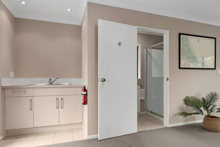 Photo of property in 16 Palm Beach Boulevard, Papamoa Beach, Papamoa, 3118