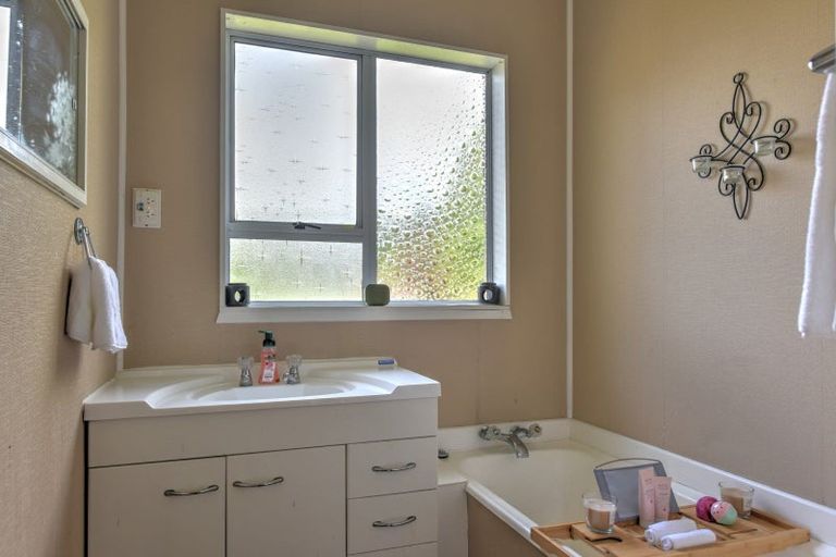 Photo of property in 12 Edwin Street, Gore, 9710