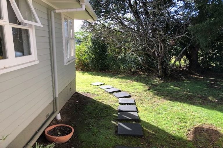 Photo of property in 60 Cobham Crescent, Kelston, Auckland, 0602