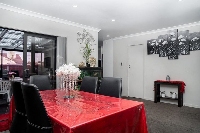 Photo of property in 70a Wallace Road, Papatoetoe, Auckland, 2025