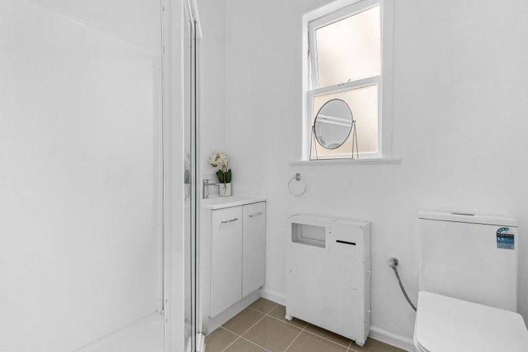 Photo of property in 1/8 Millbrook Road, Henderson, Auckland, 0612