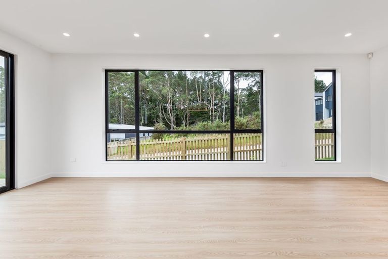 Photo of property in 5 Endurance Rise, Orewa, 0931