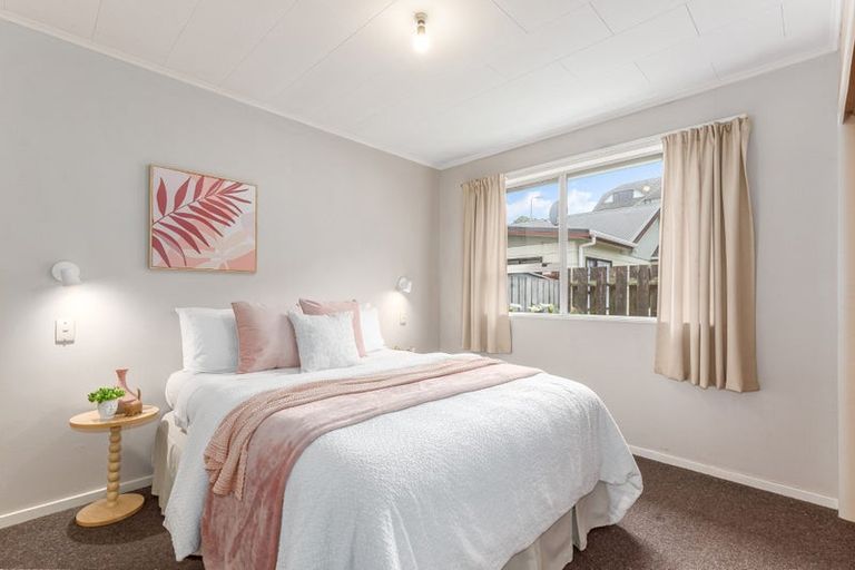 Photo of property in 2/6 Cluny Road, Plimmerton, Porirua, 5026