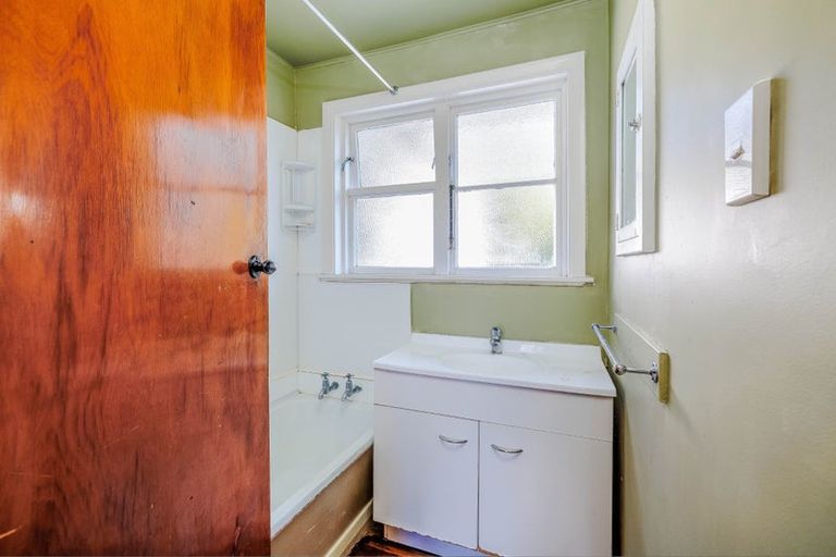 Photo of property in 5 Lyall Place, Bryndwr, Christchurch, 8053