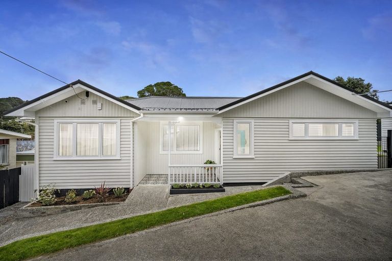 Photo of property in 76 Clyde Street, Island Bay, Wellington, 6023