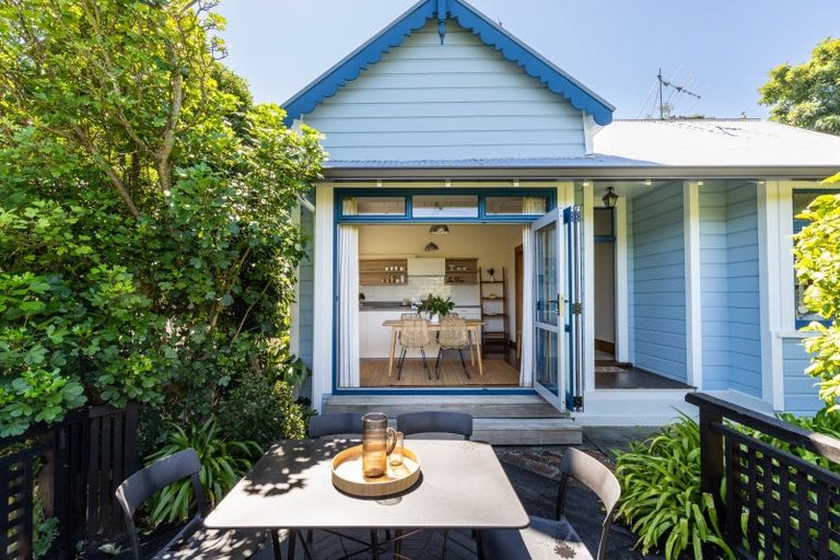 Photo of property in 79 Milton Road, Bluff Hill, Napier, 4110