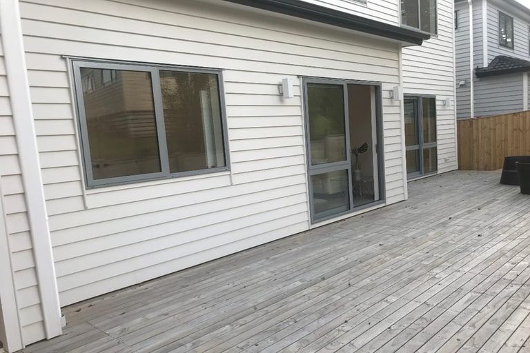 Photo of property in 10 Wyon Way, Flat Bush, Auckland, 2016