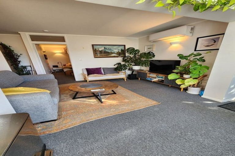 Photo of property in 14/18 Parr Terrace, Castor Bay, Auckland, 0620