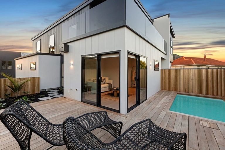 Photo of property in 12 Pitau Road, Mount Maunganui, 3116